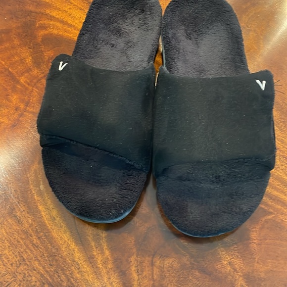 Vionic Slides - Picture 2 of 5